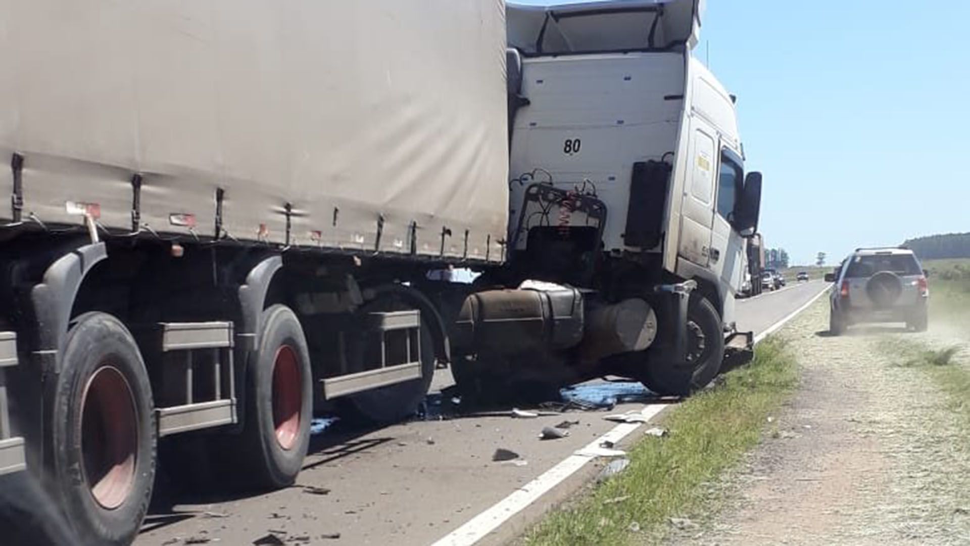 El conductor del camión, de nacionalidad brasileña, no sufrió heridas