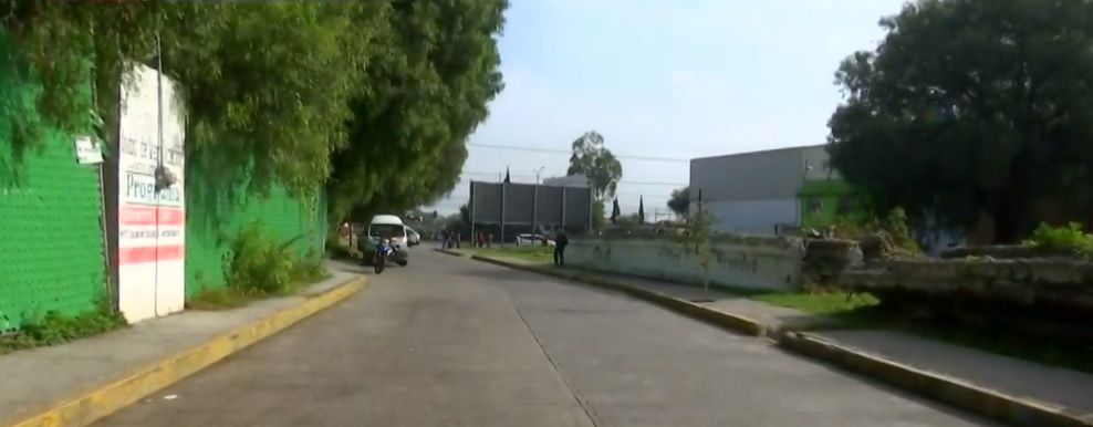 Dos mujeres de entre 25 y 35 años fueron encontradas atadas y asesinadas en la colonia La Joya, en Ecatepec Foto: Noticieros Televisa 