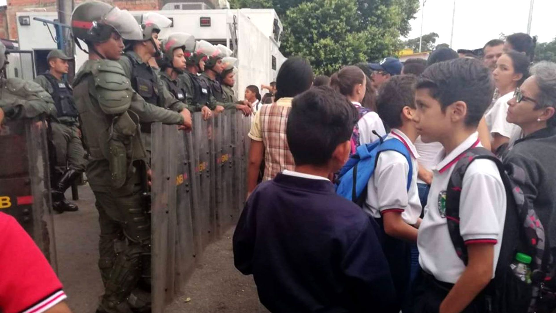 Niños venezolanos que estudian en escuelas colombianas