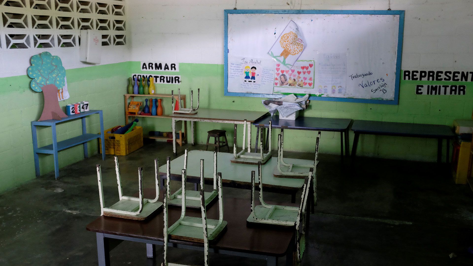 Las condiciones no son las mejores en las escuelas venezolanas (Reuters)