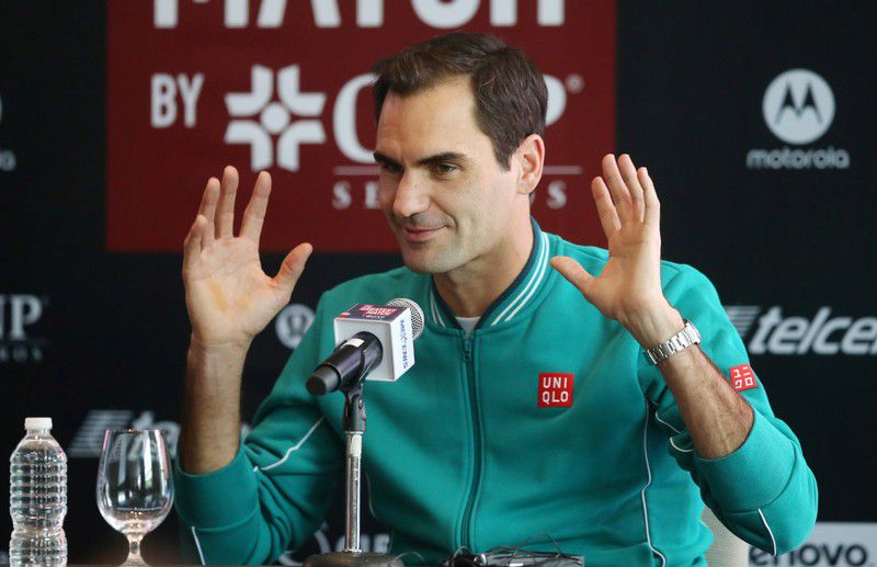 Roger Federer habla en rueda de prensa previa a un partido de exhibición en México. Ciudad de México, 23 de noviembre de 2019.
REUTERS/Edgard Garrido