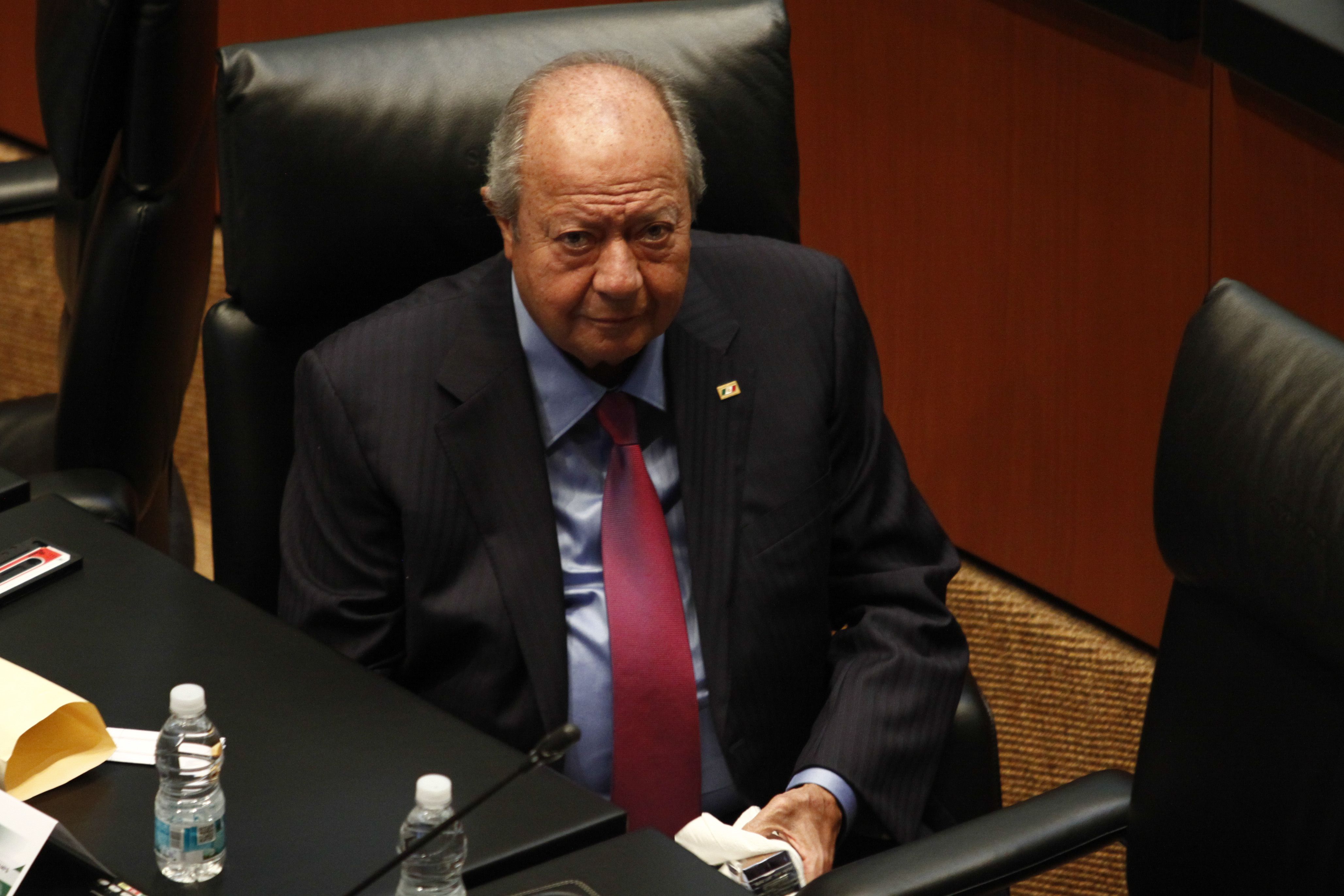 Carlos Romero Deschamps cuando era senador durante una sesión ordinaria
FOTO: RODOLFO ANGULO /CUARTOSCURO.COM