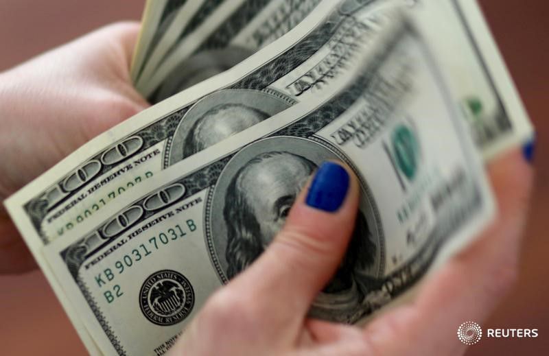 El dólar oficial acumula un alza de 58,9% en 2019. (Reuters)