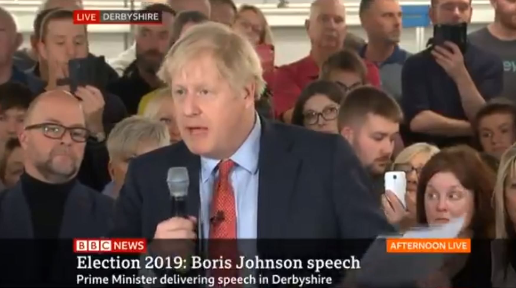 Boris Johnson en su discurso sobre inmigración en Derbyshire, a una semana de unas elecciones clave para el Reino Unido (BBC)