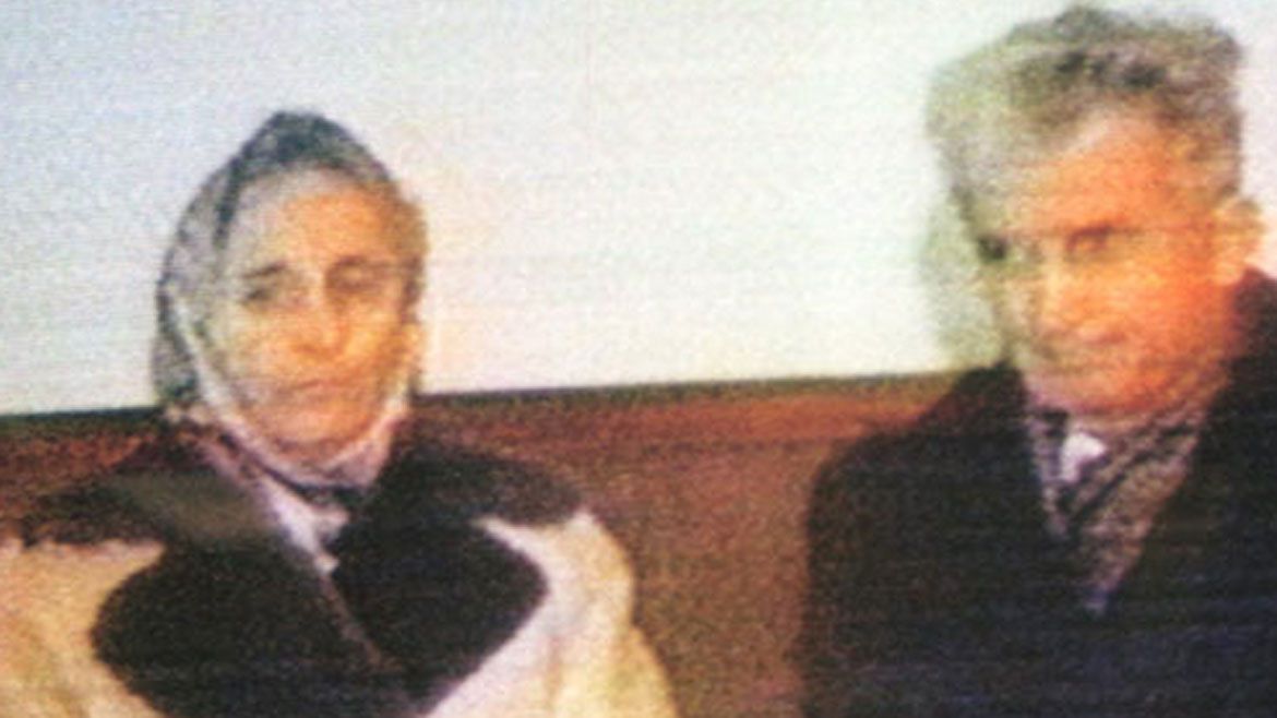 Elena y Nicolás Ceaucescu durante el corto juicio en el que fueron condenados a muerte