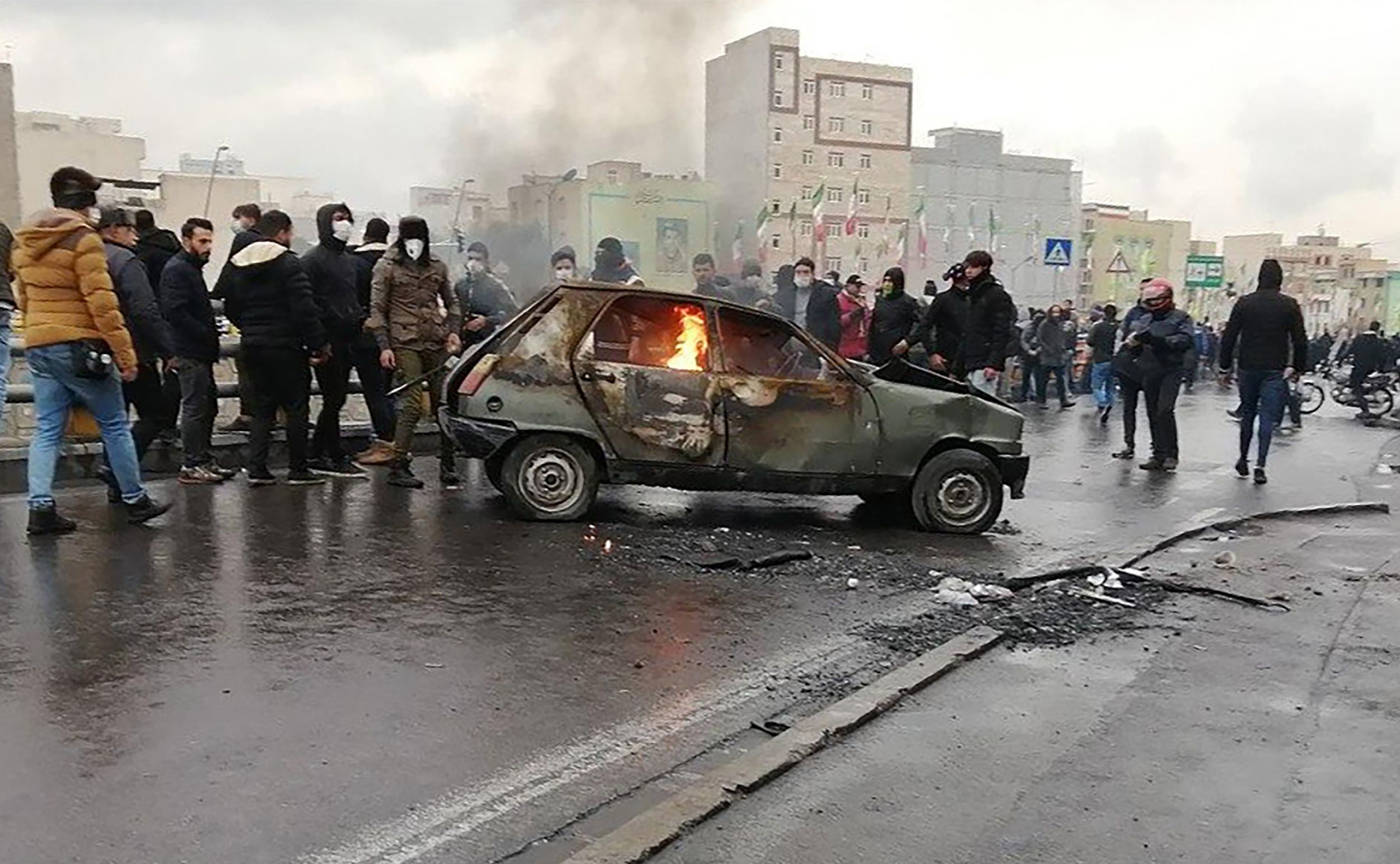 Las cifras de víctimas asesinadas por la Guardia Revolucionaria Islámica varían entre 180 y 450 (AFP)
