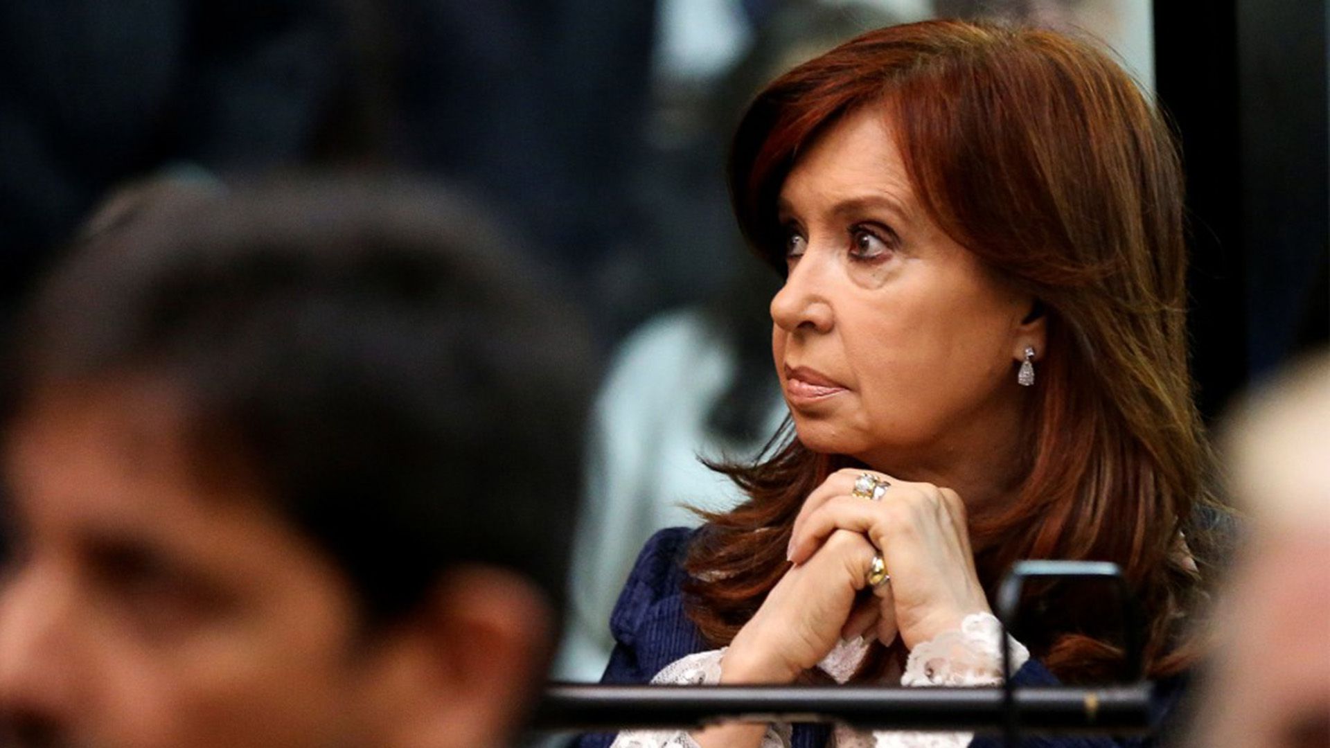 Cristina Kirchner en una de las primeras audiencias del juicio oral (Reuters)
