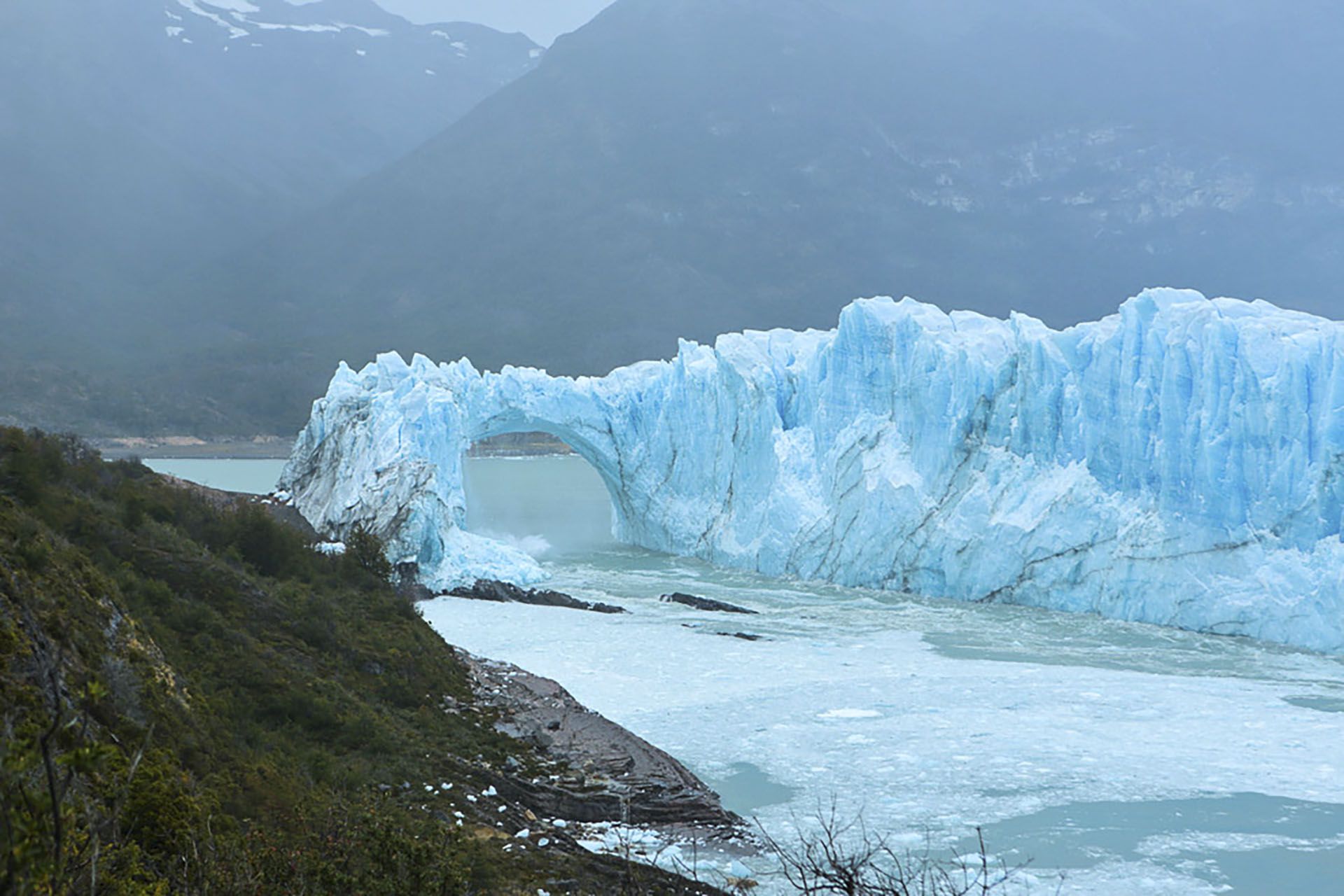 El Glaciar Perito Moreno, uno de los más imponentes de la Argentina (NA).