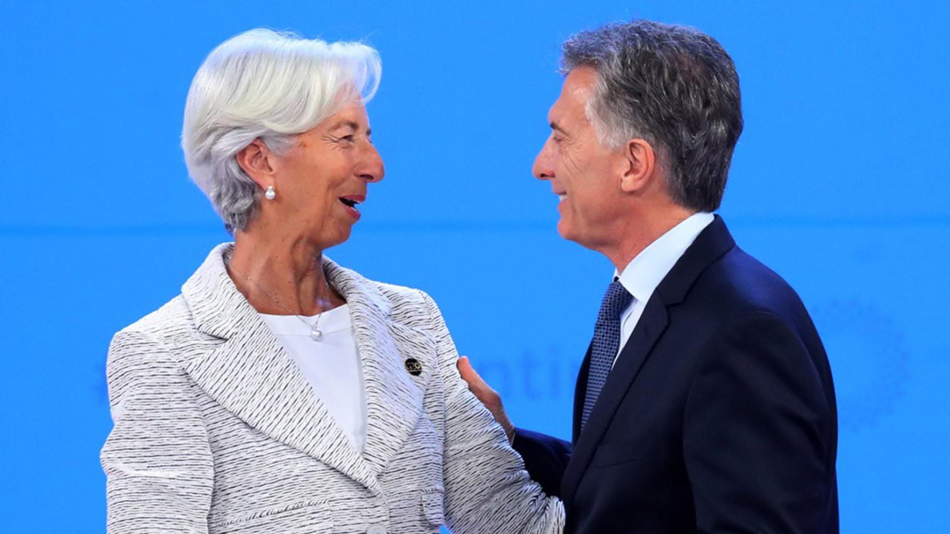 Christine Lagarde apostó fuerte a favor de la presidencia de Macri, al punto de perdonarle una "argentinada", cuando anticipó un aumento crediticio que aún no estaba acordada.