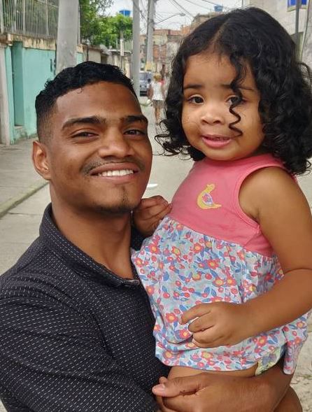 Patrick do Ceu contó que pensé en su hija Lara de dos años cuando se lanzó a pelear contra el pitbull para salvar al niño