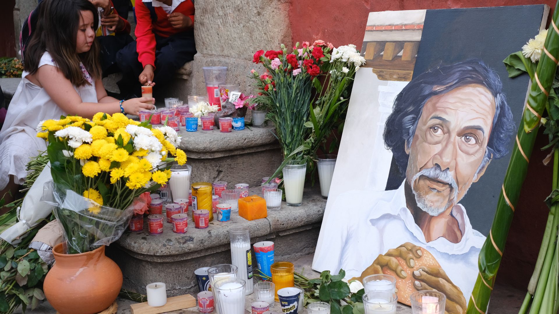 Personas se congregaron en el Instituto de Artes Gráficas de Oaxaca para despedir a Francisco Toledo (Foto: Cuartoscuro)