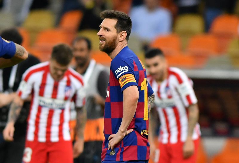 Foto del jueves de Lionel Messi reaccionando tras el tercer gol del Atlético de Madrid. Ene 9, 2020 REUTERS/Waleed Ali