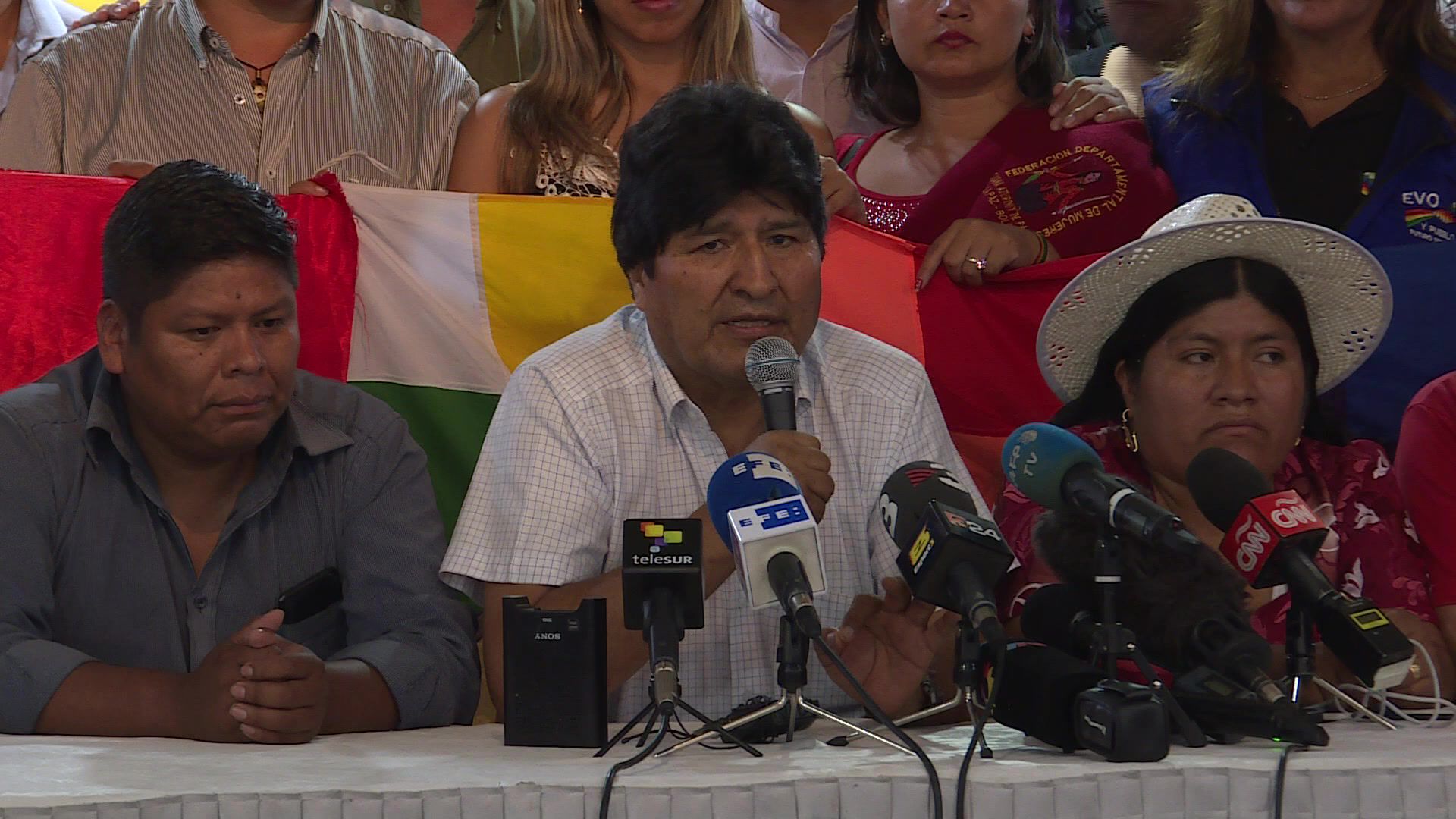 El exministro boliviano de Economía Luis Arce será candidato a las elecciones presidenciales del próximo 3 de mayo en Bolivia, en una fórmula con el excanciller David Choquehuanca, informó el domingo el expresidente Evo Morales.