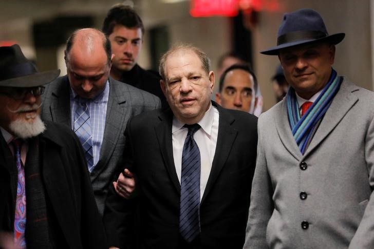 Foto del miércoles del productor de cine Harvey Weinstein llegando a una corte en Nueva York por un juicio en su contra por agresión sexual. Ene 22, 2020.
REUTERS/Lucas Jackson