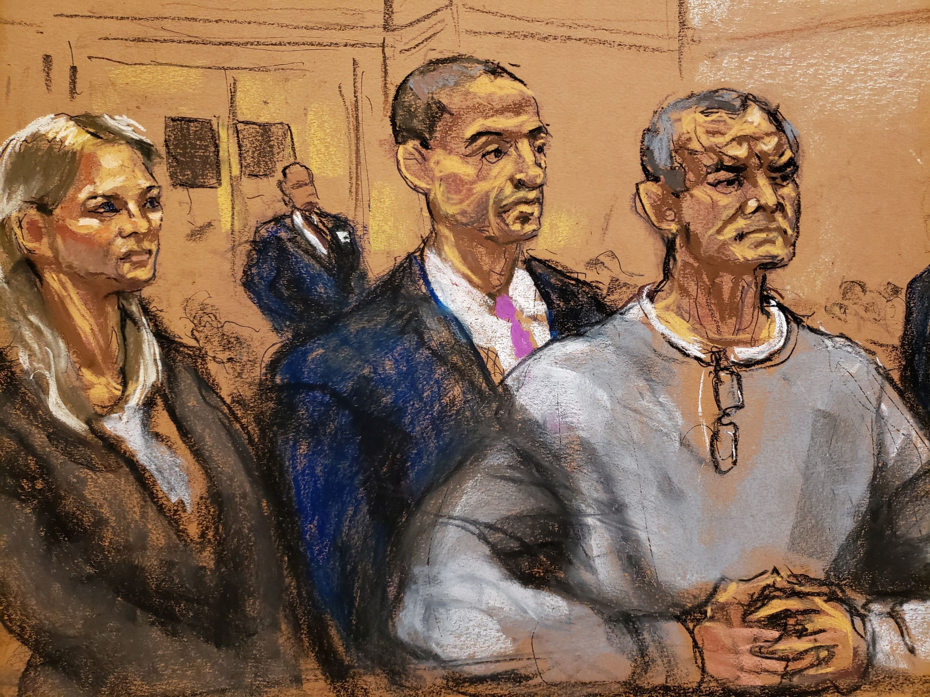 Genaro Garcia Luna comparece en el tribunal acusado de aceptar millones de dólares en sobornos del cartel de drogas de Sinaloa junto a los abogados Erin Reid y César de Castro en Brooklyn, Nueva York (Foto: Reuters /Jane Rosenberg)