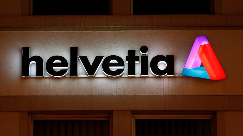 El logo de los seguros de Swiss Helvetia se ve en un edificio de oficinas en Zúrich, Suiza, el 28 de septiembre de 2016. REUTERS/Arnd Wiegmann