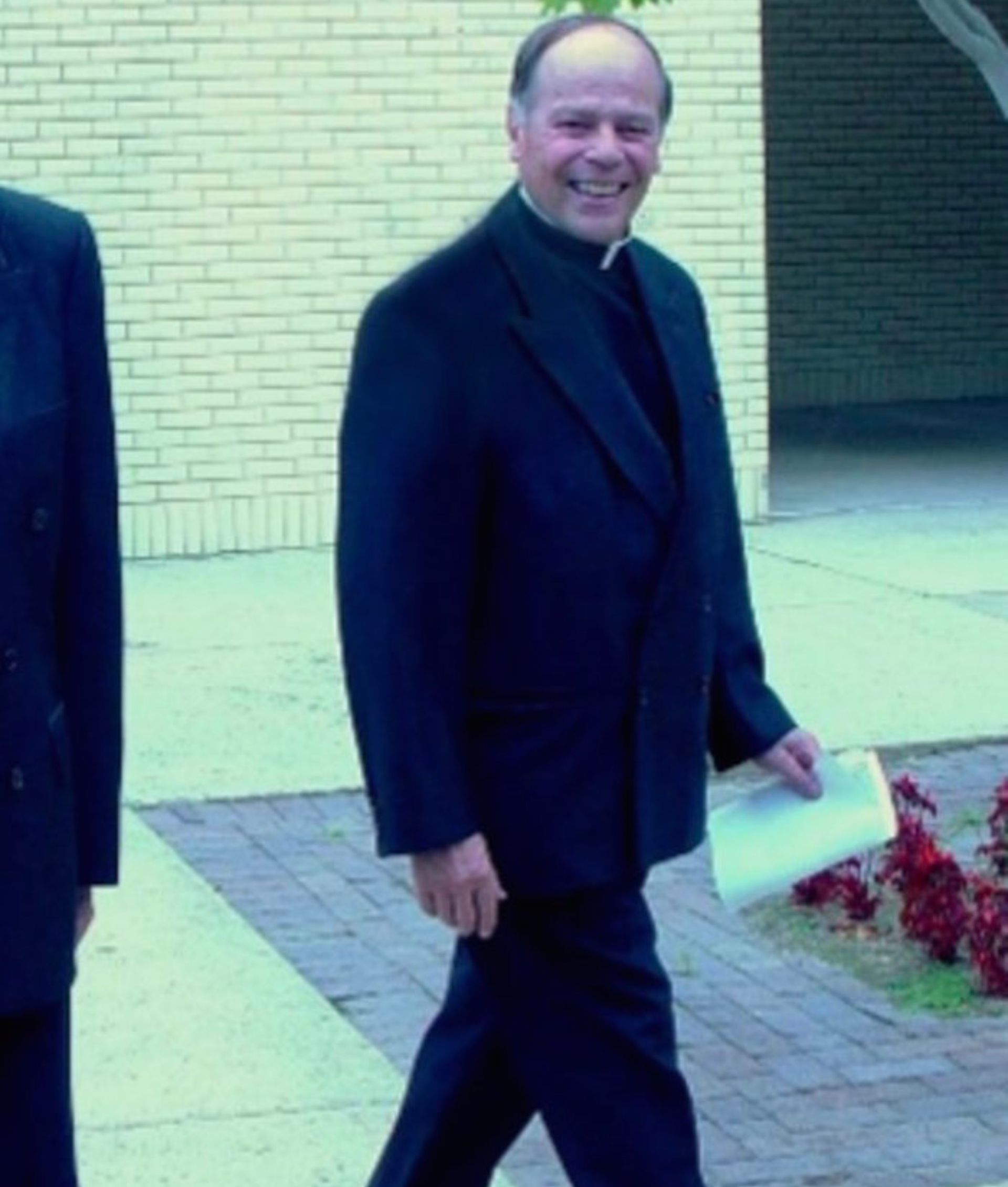 El sacerdote Fernando Martínez (Foto: Twitter/ @Ana1uSalazar)