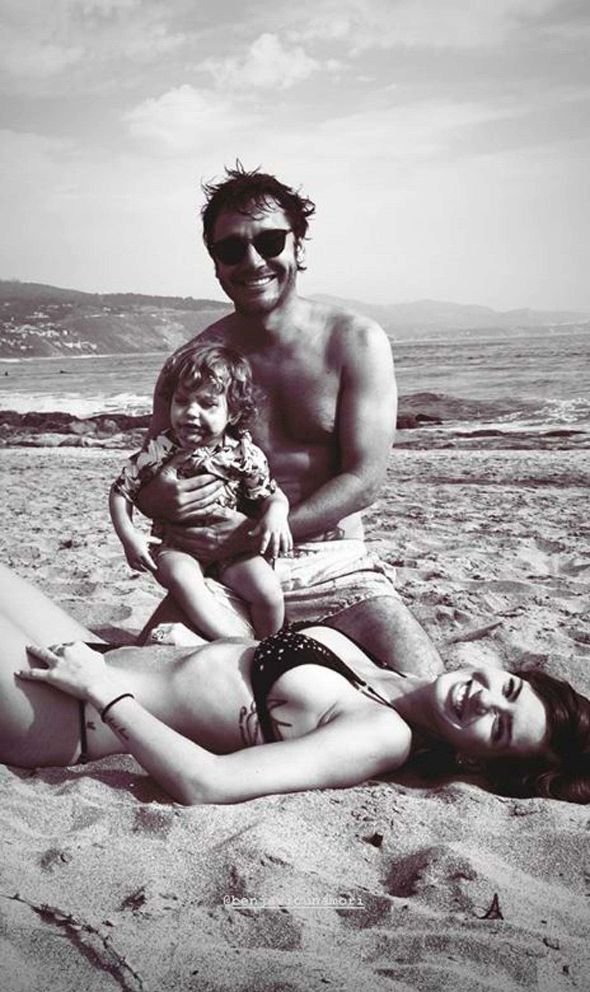 Benjamín Vicuña, la China Suárez y su hija, Magnolia, disfrutan de sus vacaciones en la playa (Foto: Instagram)