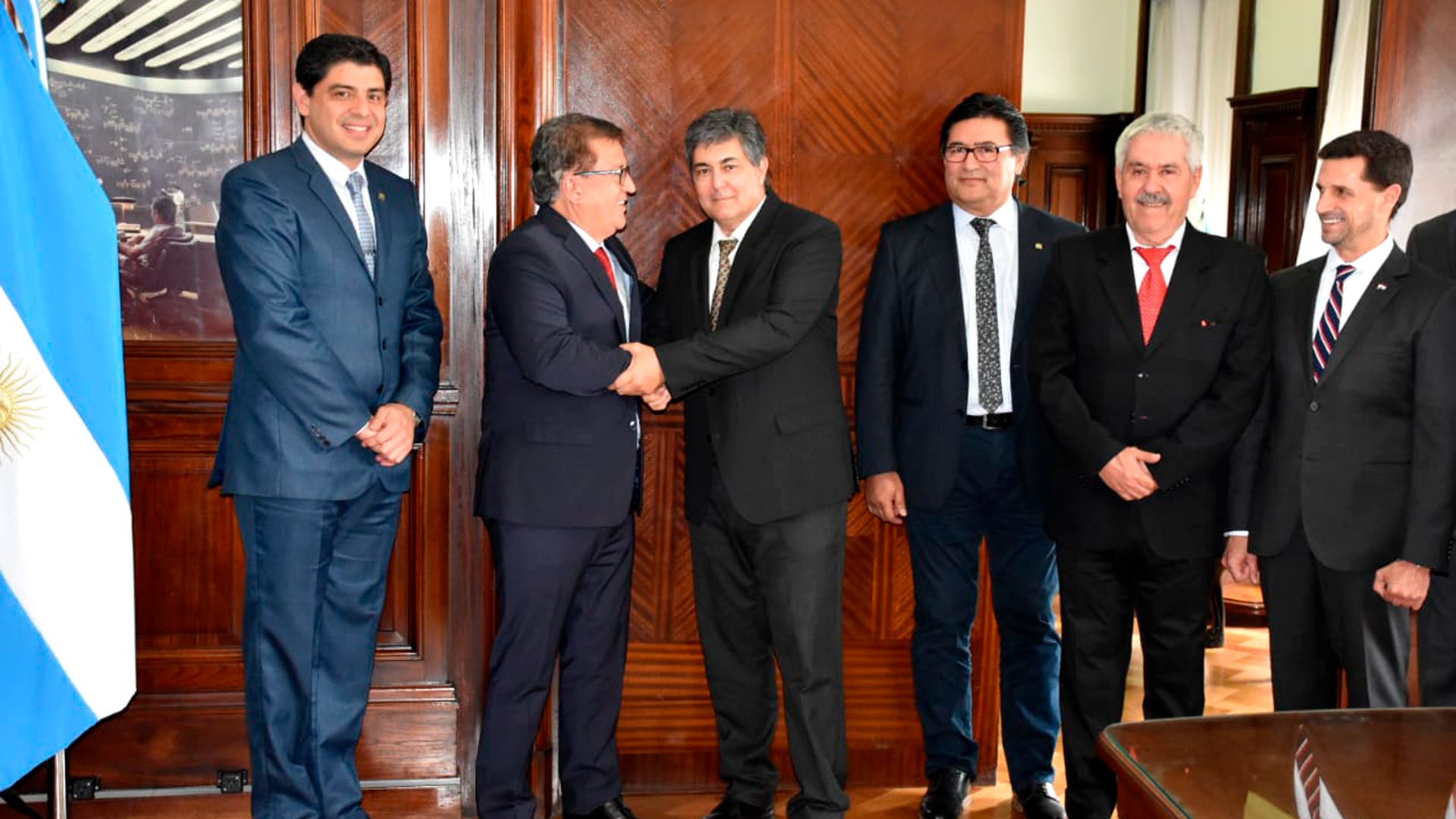 Ayer, el secretario de Energía con Nicanor Duarte Frutos, ex presidente de Paraguay y Director Ejecutivo de la Entidad Binacional Yacyretá