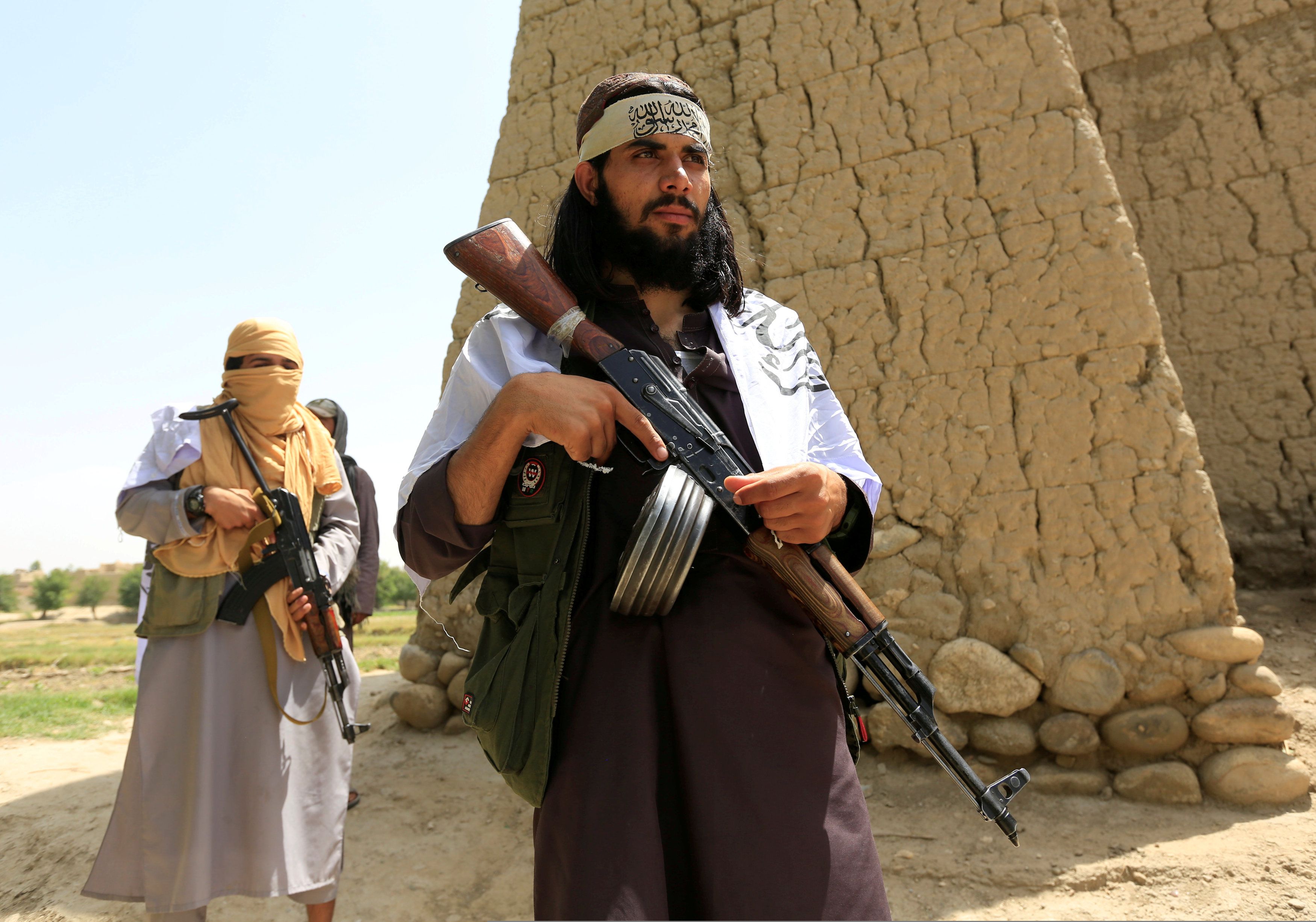 Insurgentes talibanes en una foto de archivo de 2018 (REUTERS/Parwiz)