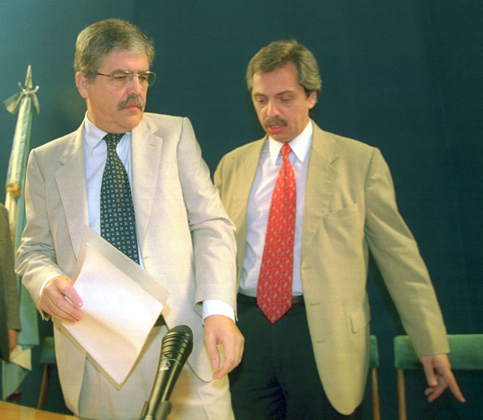 Alberto Fernández y Julio De Vido, en las épocas en que eran compañeros del gabinete nacional
