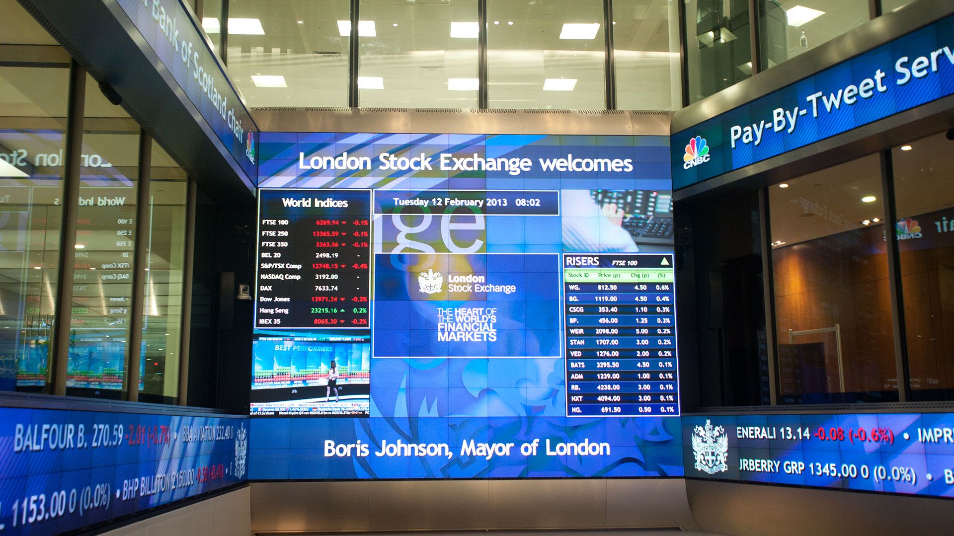 Una imagen de la bolsa londinense, cuando Boris Johnson era aún el alcalde de la ciudad. Ahora es el primer ministro británico y finalmente acordó el "Brexit"
Bolsa de Londres (shutterstock)
