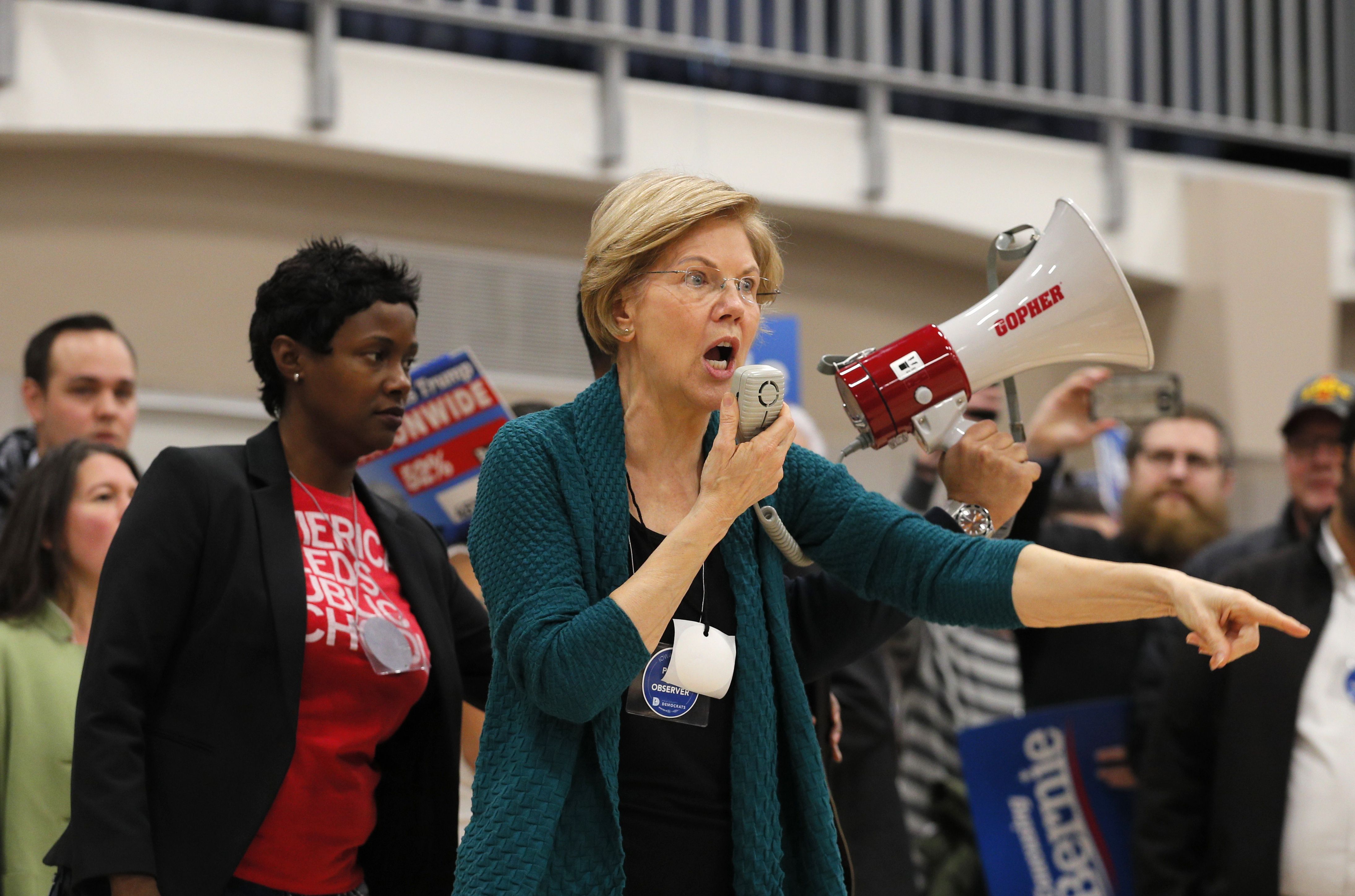 La candidata Elizabeth Warren en Des Moines (REUTERS/Brian Snyder)