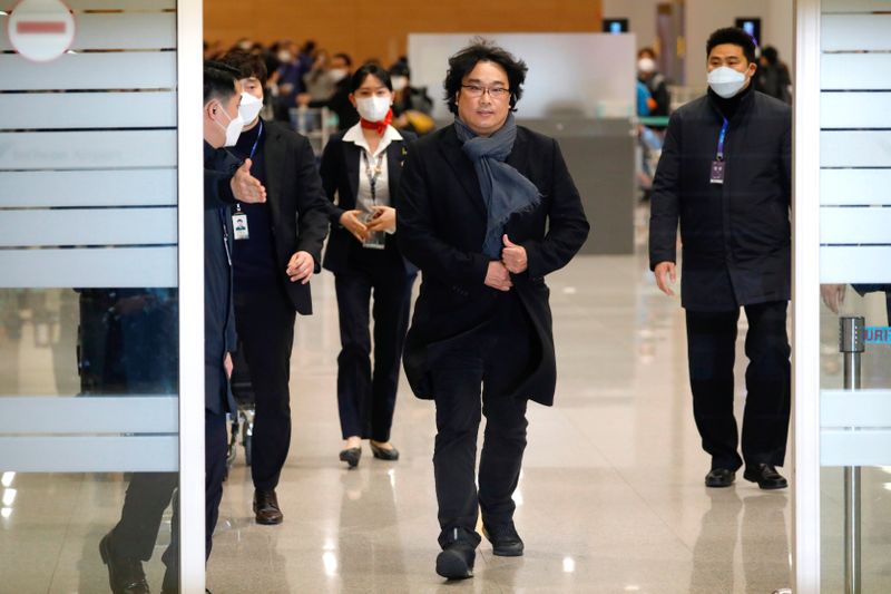 El director Bong Joon-ho llega al Aeropuerto Internacional de Incheon, Corea del Sur, 16 de febrero de 2020. REUTERS/Kim Hong-Ji