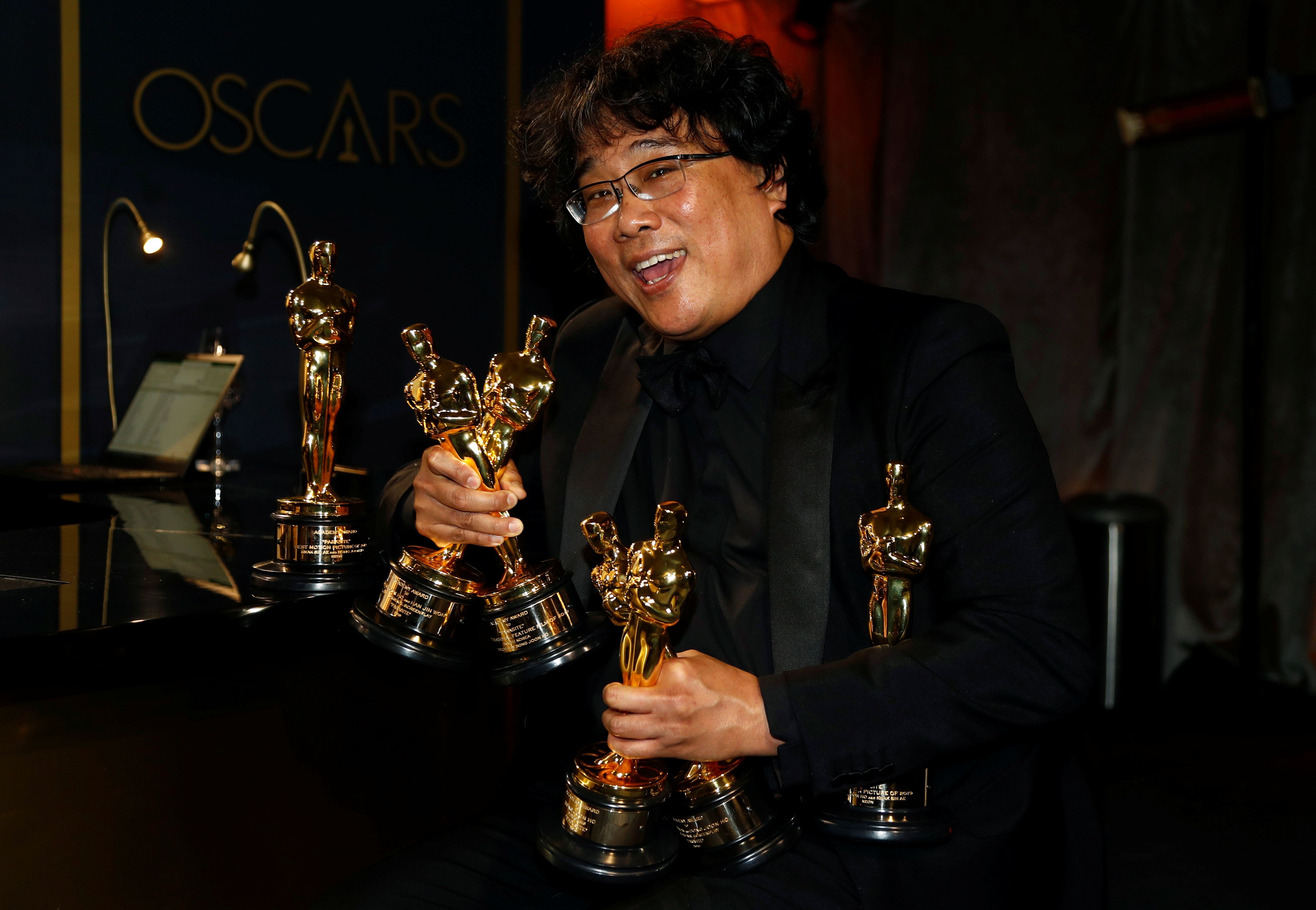 Bong Joon Ho y su aclamada "Parasite" fueron los grandes ganadores de los Oscars 2020 (REUTERS/Eric Gaillard/File Photo)