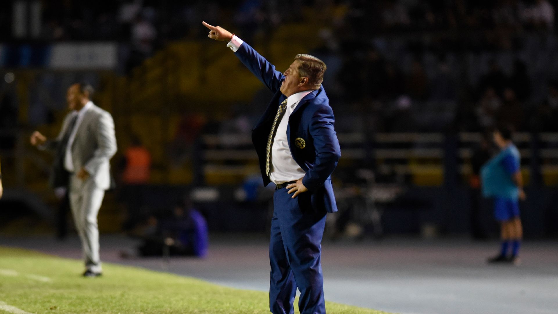 MIguel Herrera le contestó a Mauricio Tapia, el estratega del equipo guatemalteco (Foto: AFP)