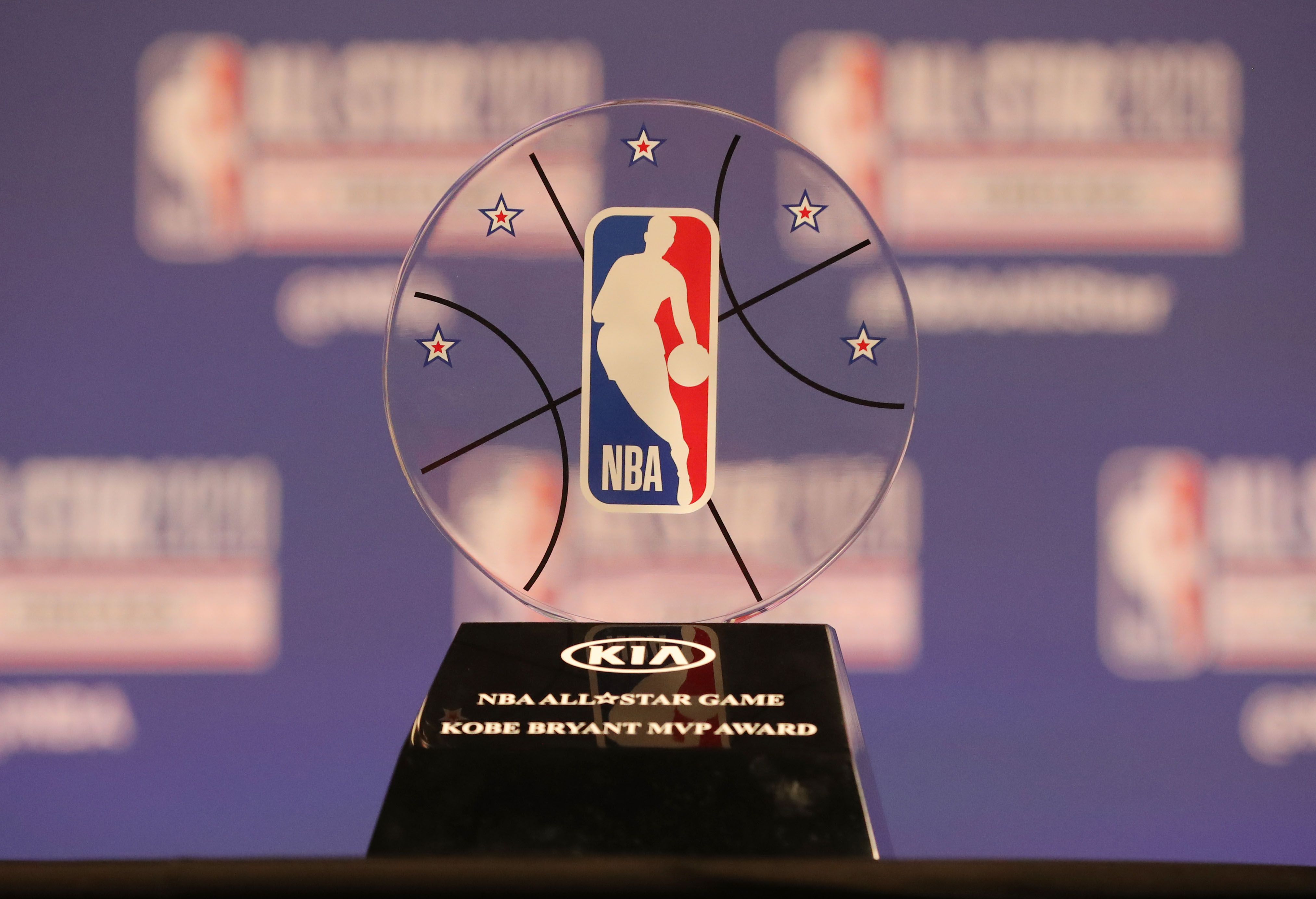 El comisionado de la NBA presentó el Premio MVP Kobe Bryant en una conferencia de prensa 