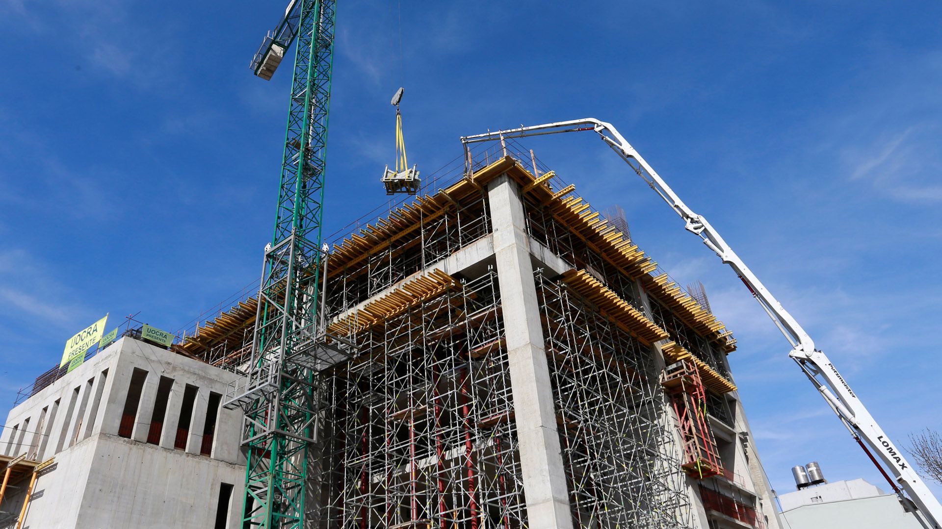 La construcción, uno de los sectores con alta intensidad laboral paralizado por la cuarentena (Reuters)