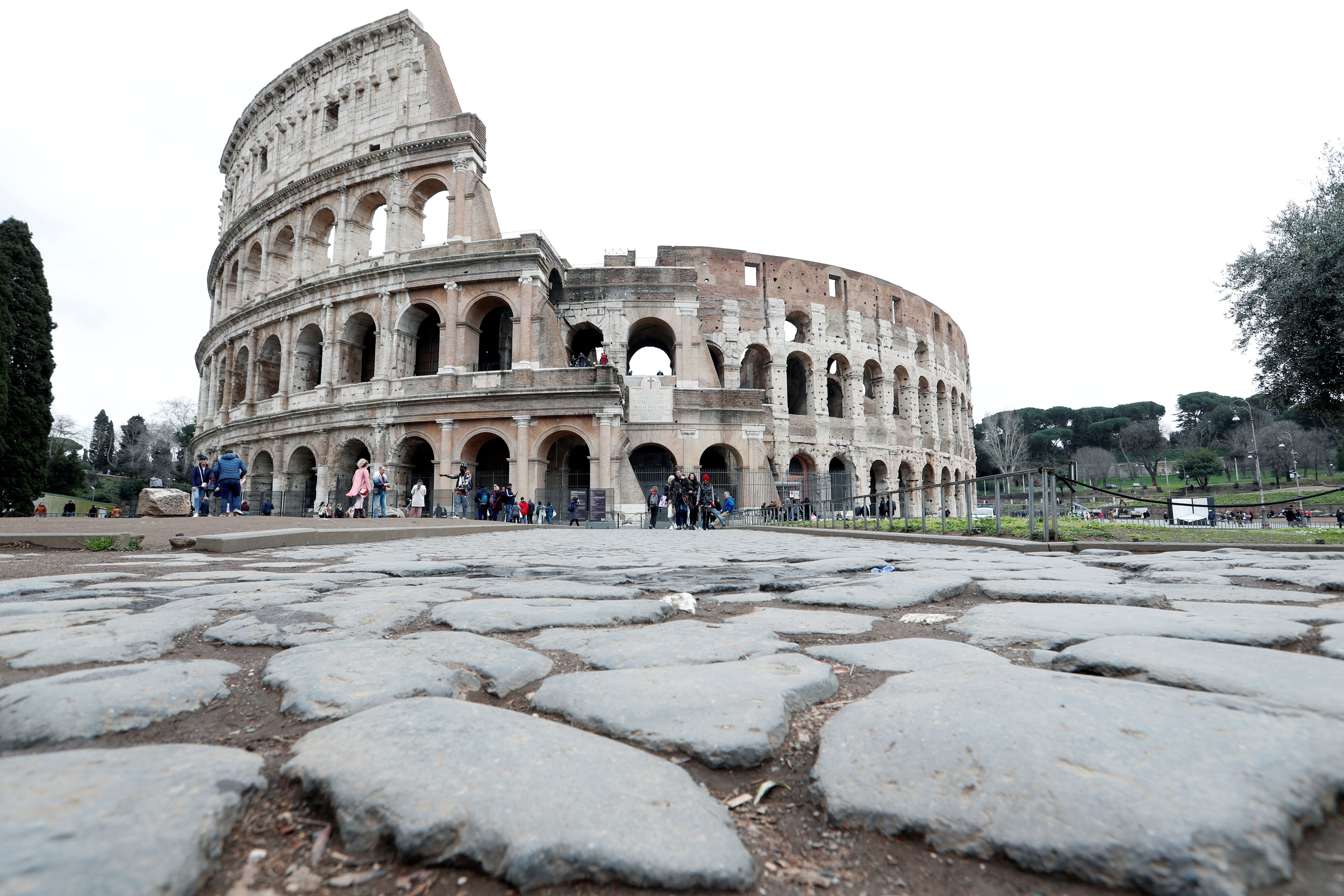 El Coliseo romano, casi sin turistas (Reuters)