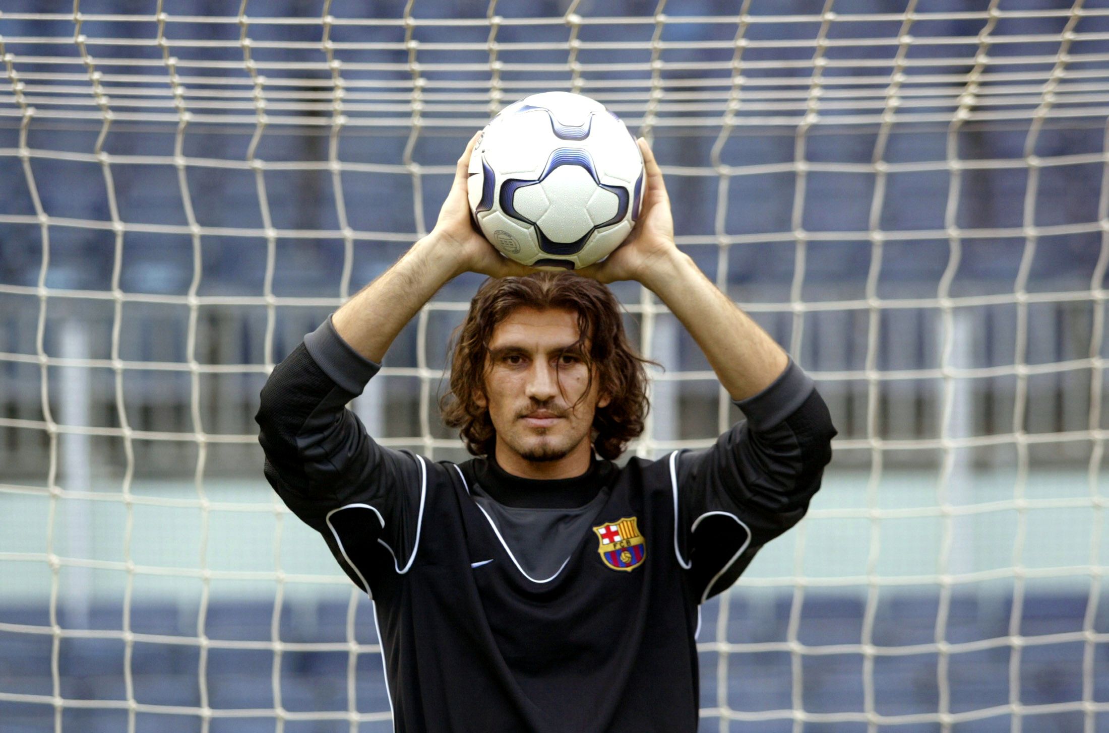 Rustu fue arquero del Barcelona en la temporada 2003-2004 (REUTERS/Gustau Nacarino/File Photo)