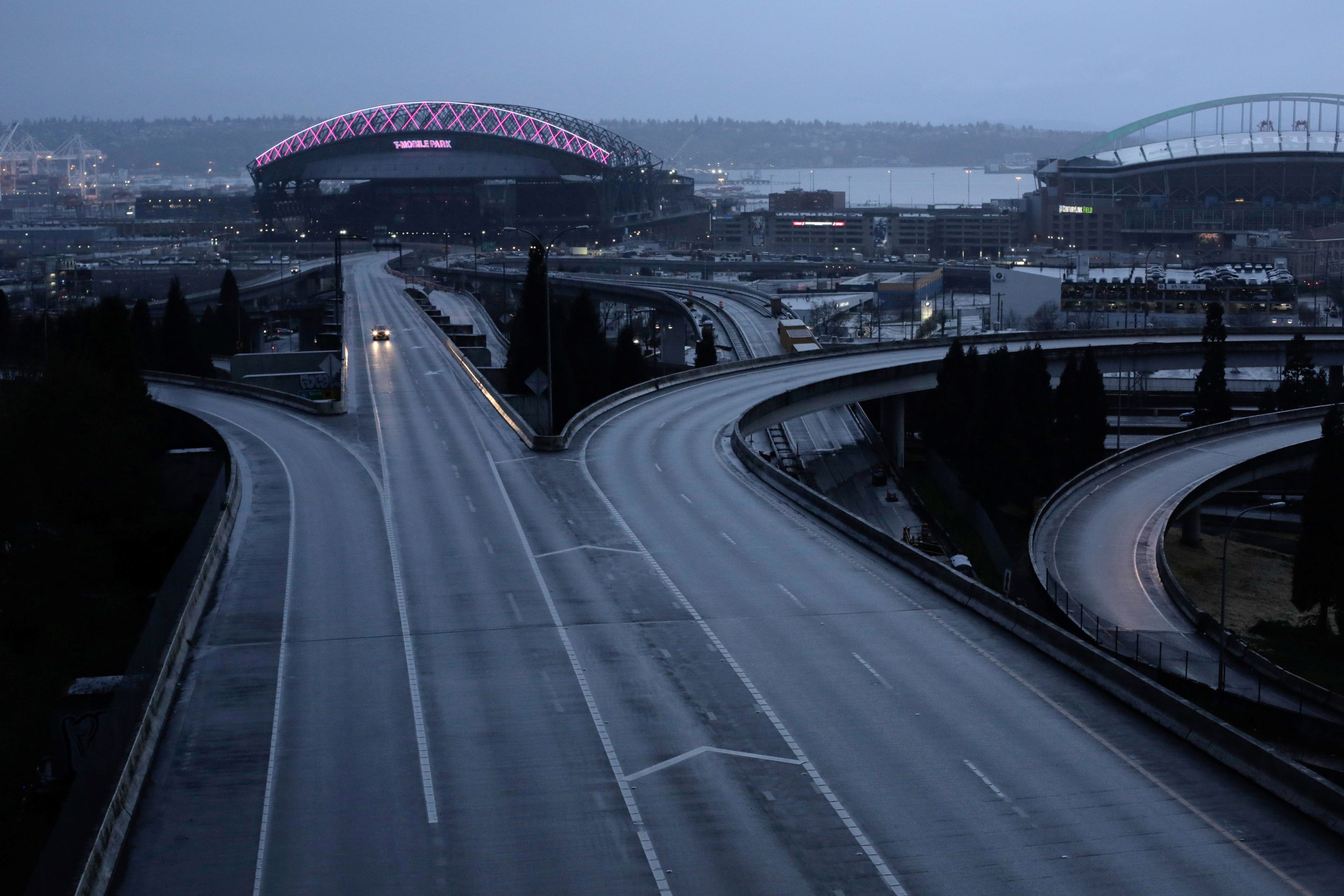 Un auto en Seattle. REUTERS/David Ryder