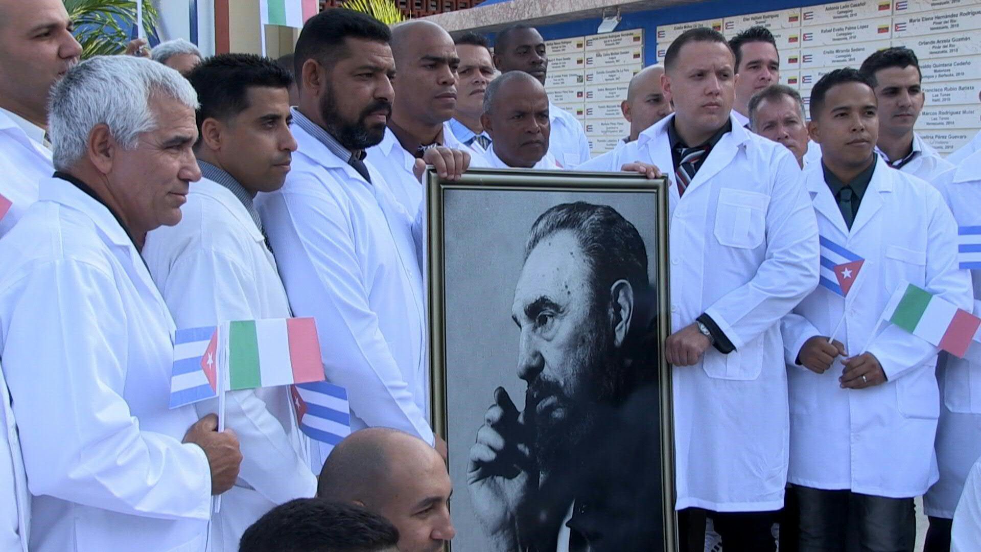 Una brigada de 52 médicos y paramédicos cubanos viajó a Italia para asistir a los servicios sanitarios de ese país, el más afectado por la pandemia del COVID-19 (Foto: Archivo)