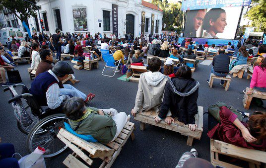 De película: las calles de Belgrano se llenan de cine