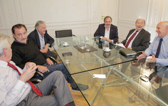 Federico Storani visitó la Casa Rosada, pero no lograron sumarlo a la estrategia de la polarización