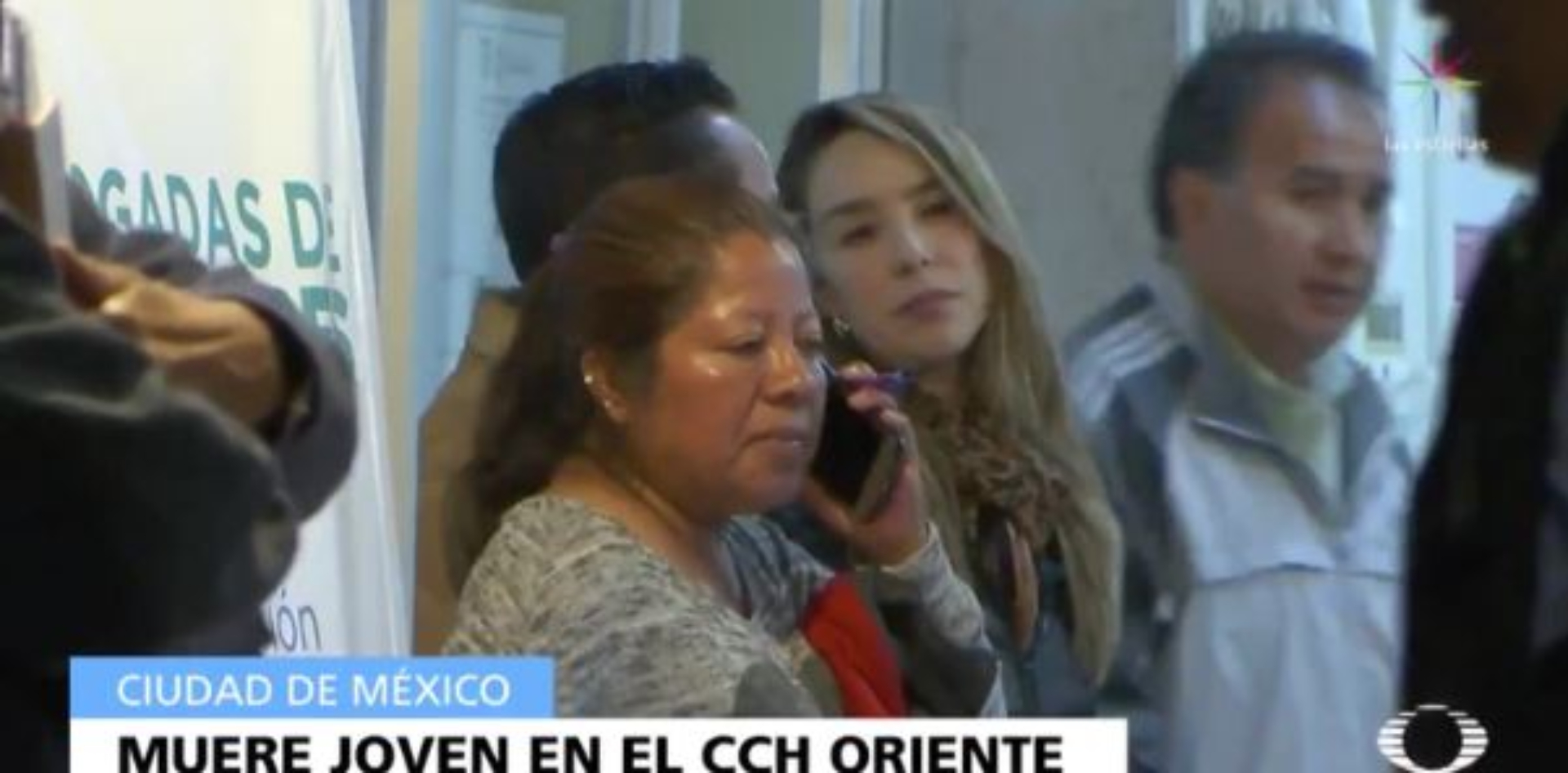 La tía de la víctima, Gilberta Rodríguez, en el hospital a donde trasladaron a Aidé Mendoza (Foto: Captura de pantalla de Televisa)