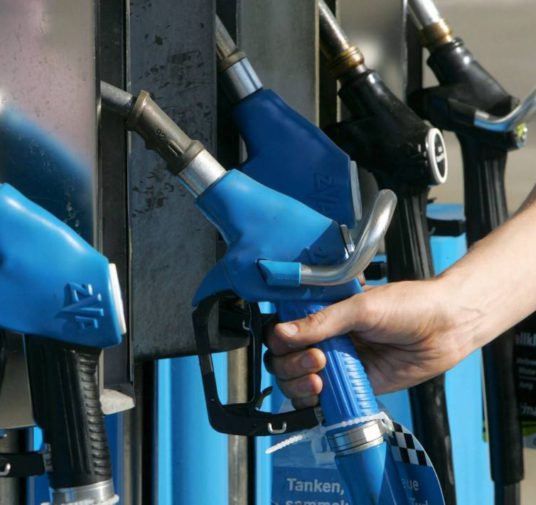 Por cuarta vez en el año, subirán los precios de los combustibles en mayo