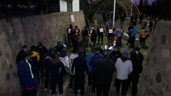 Rafael Di Zeo y otros barras de Boca no pudieron ver el partido en Mendoza