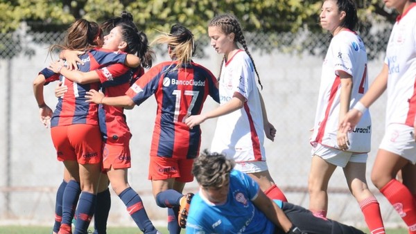 San Lorenzo también se quedó con el clásico en el fútbol femenino