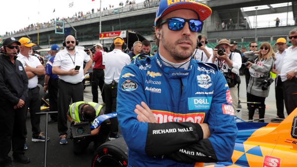 Fernando Alonso, afuera de las 500 Millas de Indianápolis por culpa de un argentino