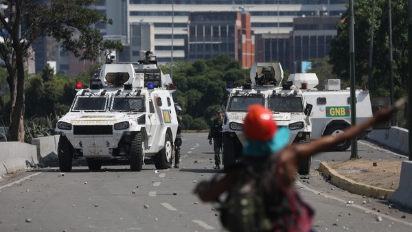 La frase de "Pepe" Mujica sobre la violencia en Venezuela: "No hay que ponerse delante de las tanquetas"