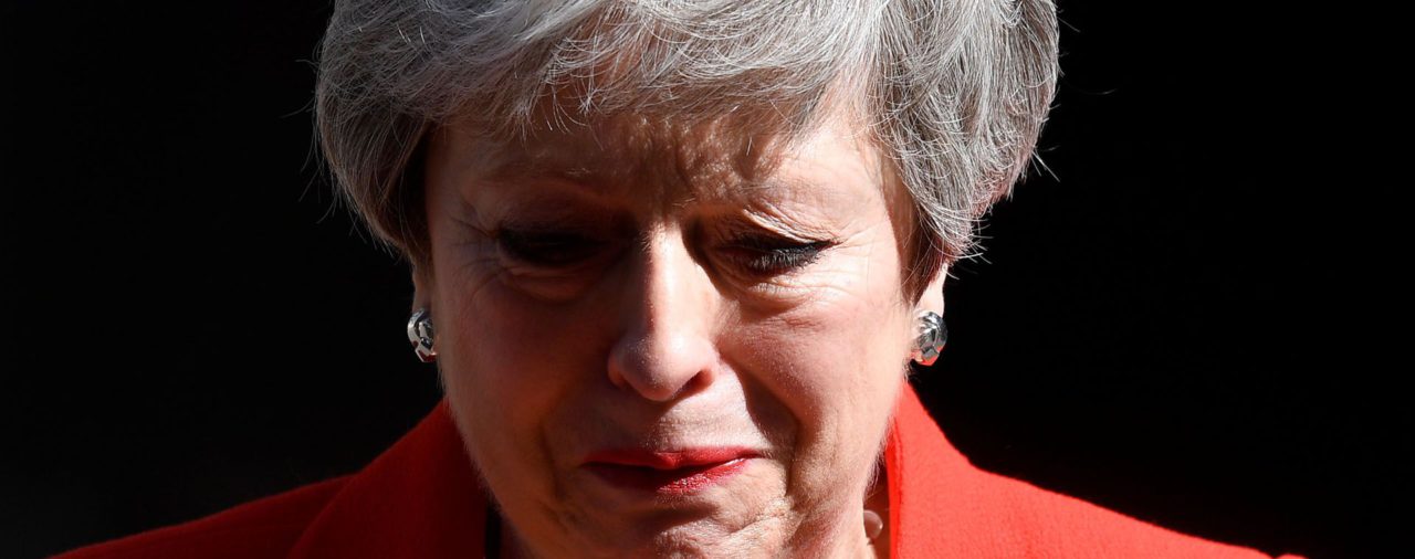 La primera ministra británica Theresa May presentó su renuncia