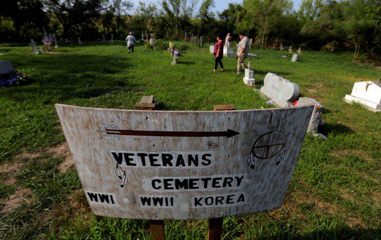 Los costos "ocultos" del muro de Donald Trump: cementerios y capillas que podrían quedar tapados por el asfalto
