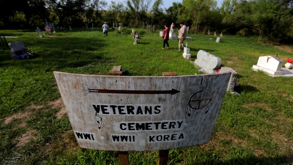 Los costos "ocultos" del muro de Donald Trump: cementerios y capillas que podrían quedar tapados por el asfalto