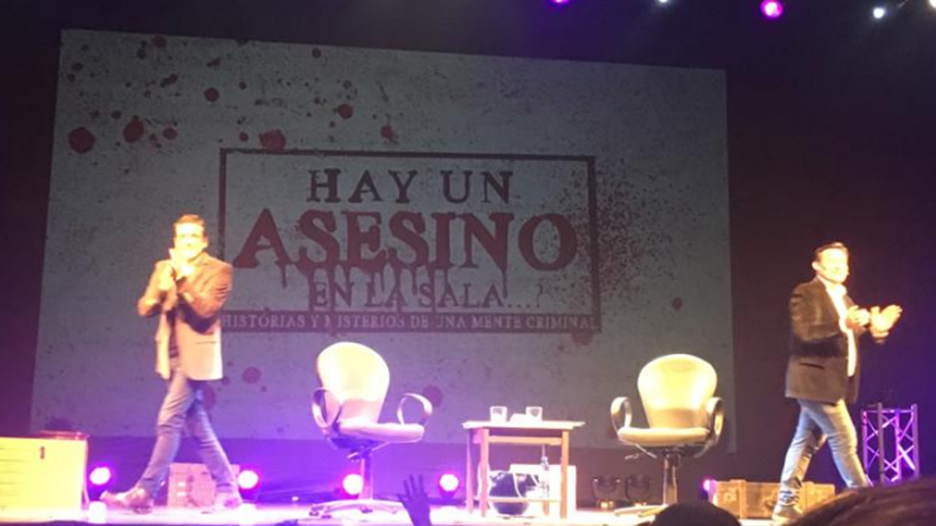 Mauro Szeta y Paulo Kablan en Hay un asesino en la sala