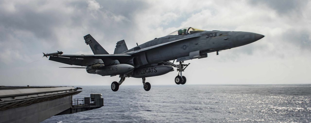 "¡Mira esa cosa!": pilotos militares dicen haber visto OVNIs volando frente a la costa de Estados Unidos