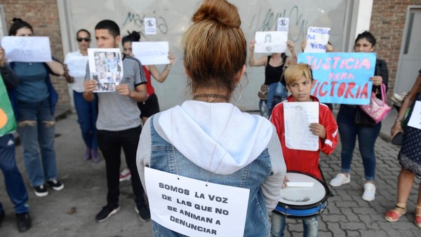 Prisión preventiva para los 10 acusados de violar en manada a una chica en Florencio Varela